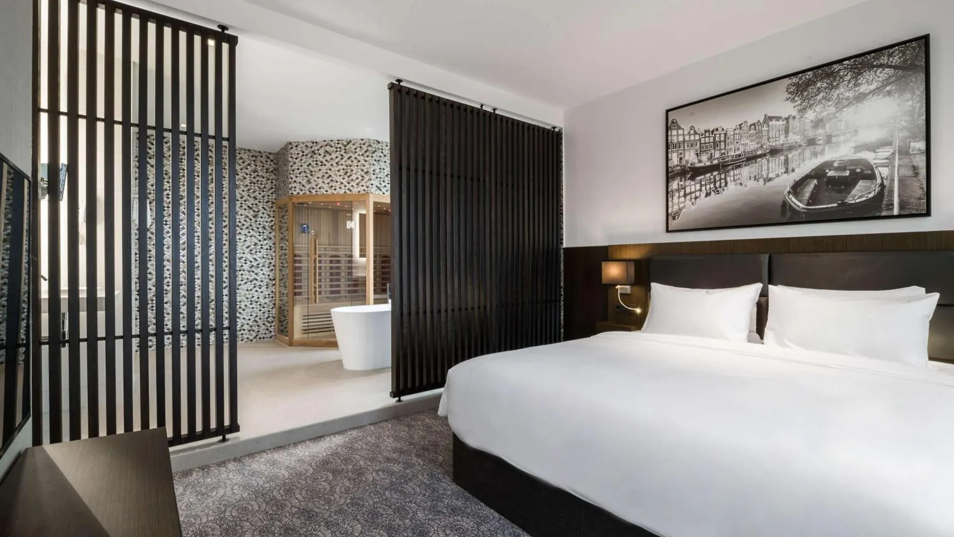 Radisson Hotel & Suites Amsterdam South Amstelveen 4*,